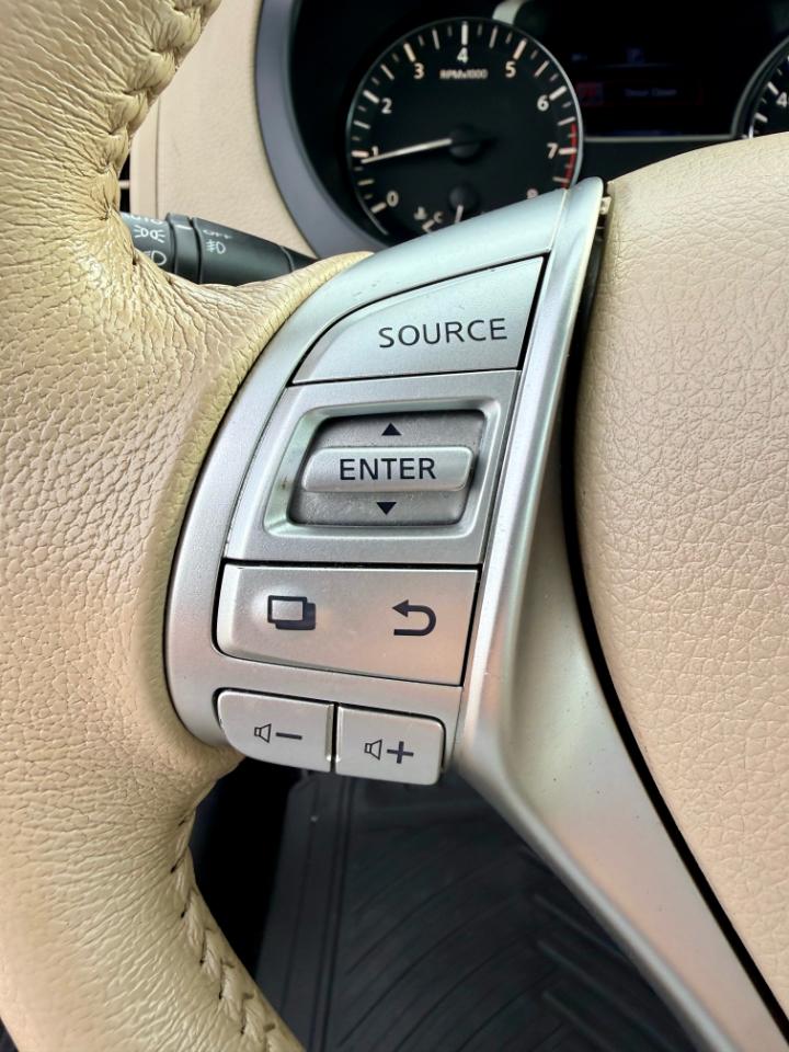 Nissan Altima SV 4D Sedan 2.5 2016