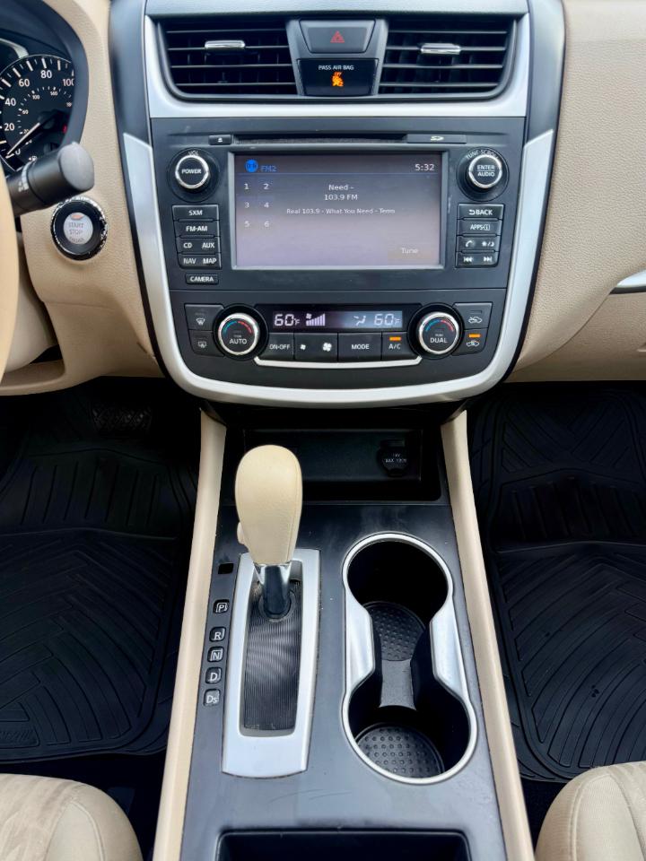 Nissan Altima SV 4D Sedan 2.5 2016