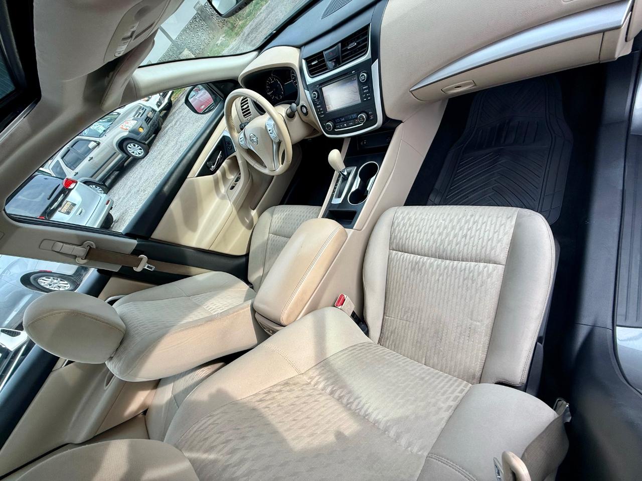 Nissan Altima SV 4D Sedan 2.5 2016