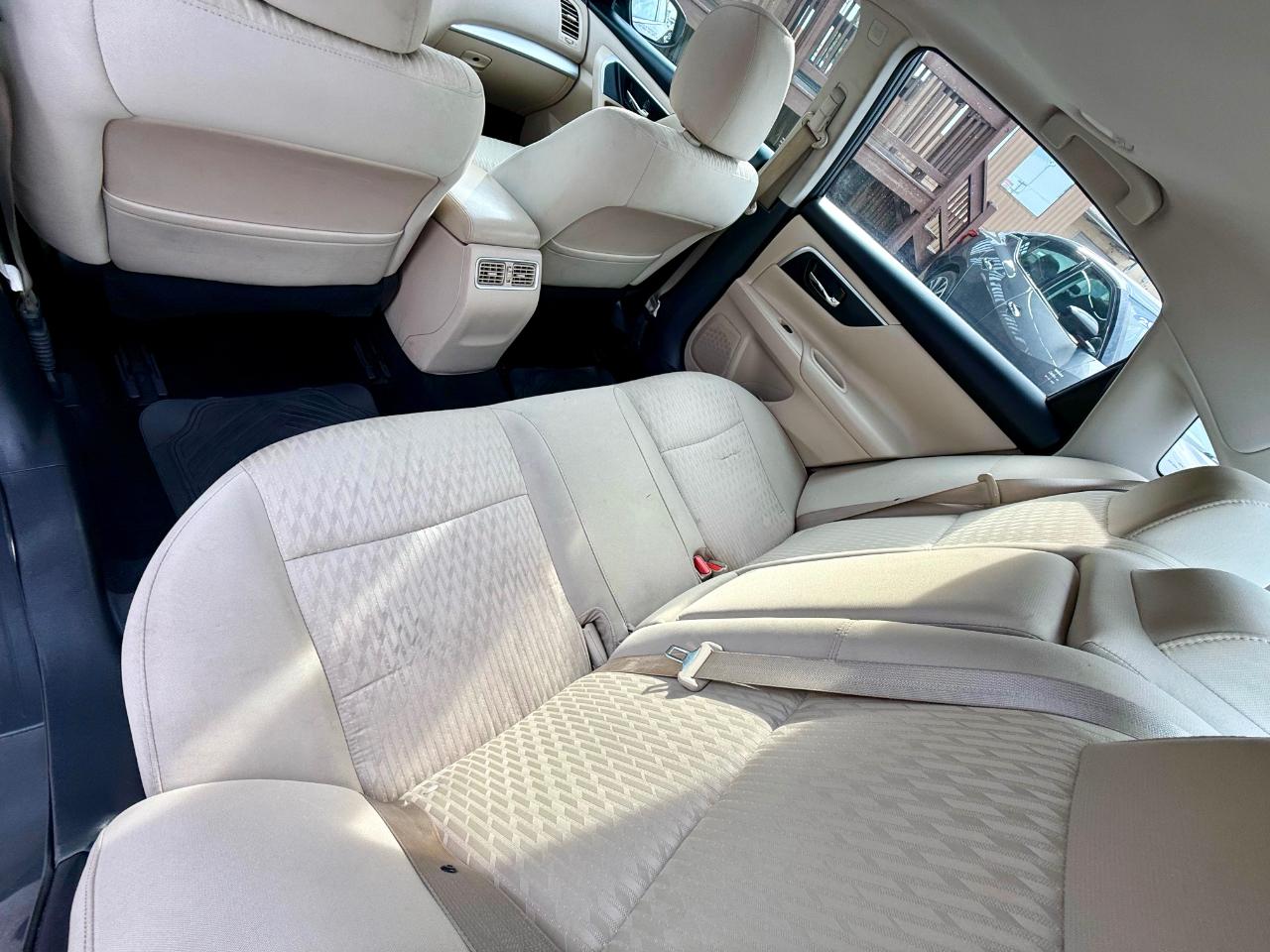 Nissan Altima SV 4D Sedan 2.5 2016