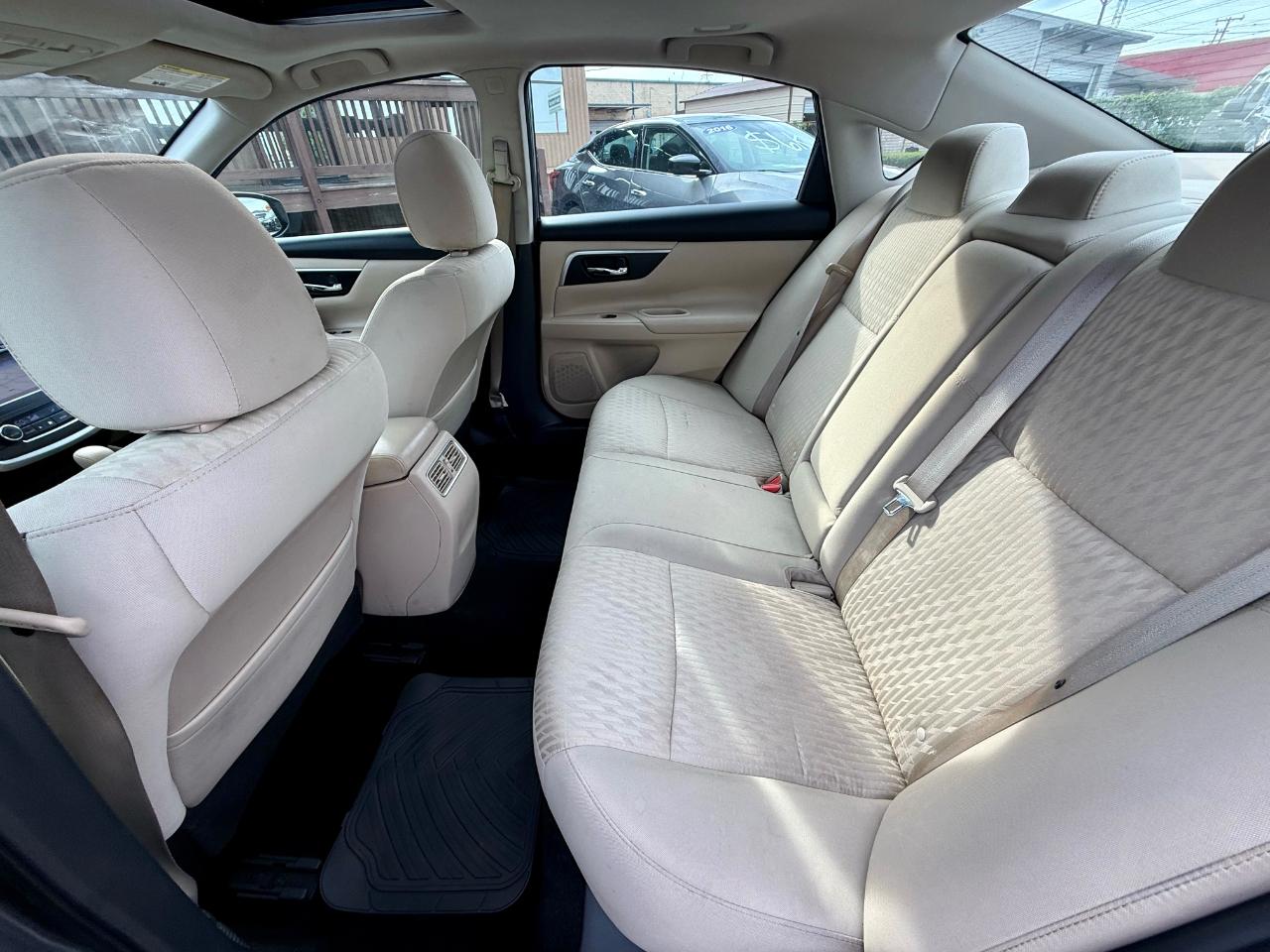 Nissan Altima SV 4D Sedan 2.5 2016