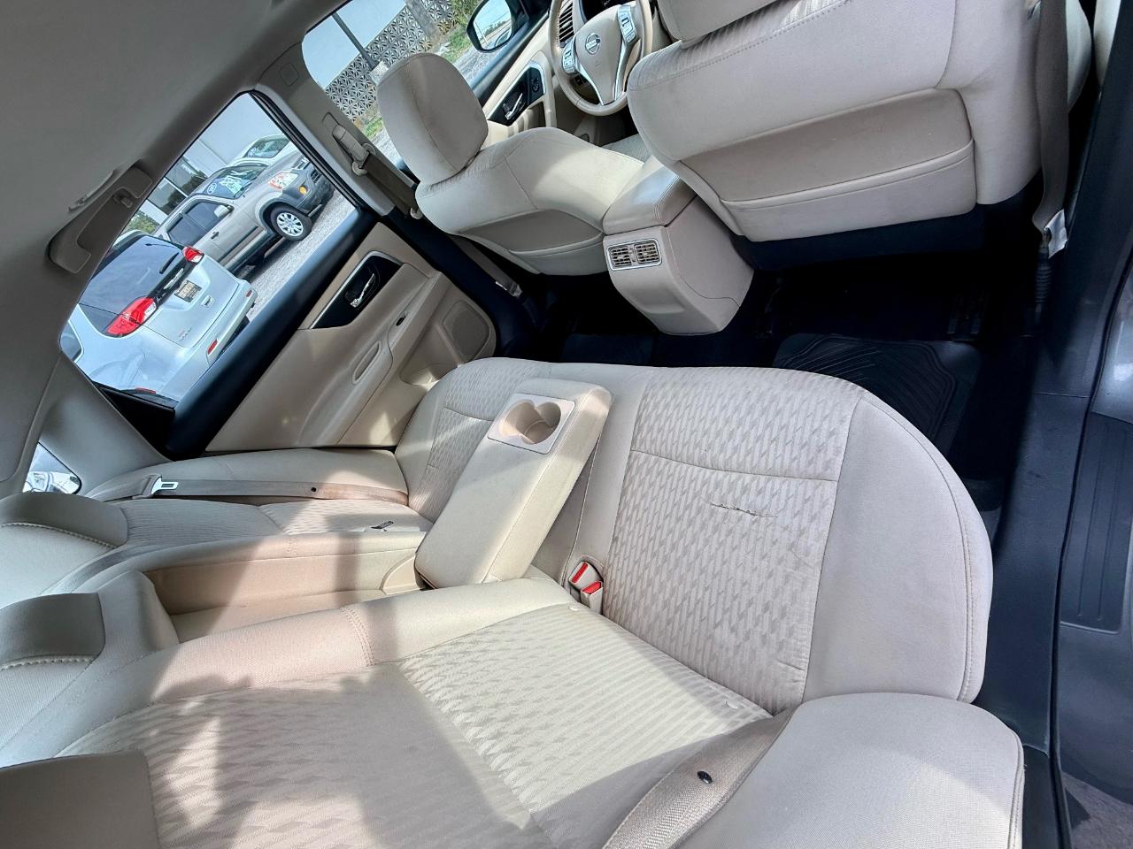 Nissan Altima SV 4D Sedan 2.5 2016