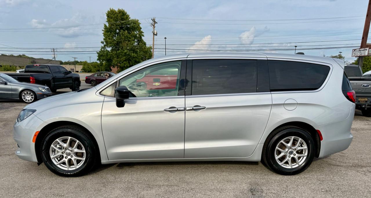 Chrysler Voyager LX 2024