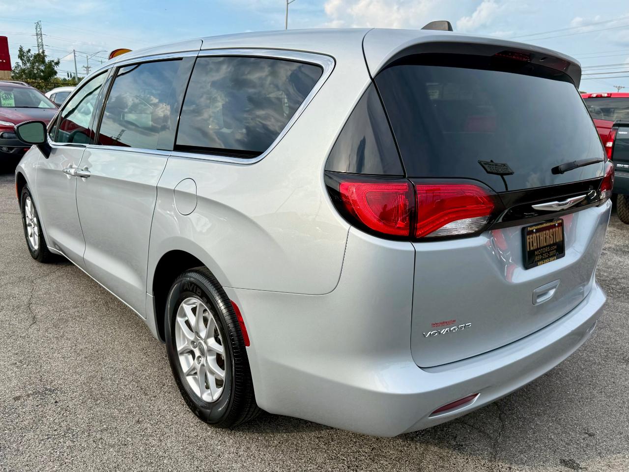 Chrysler Voyager LX 2024