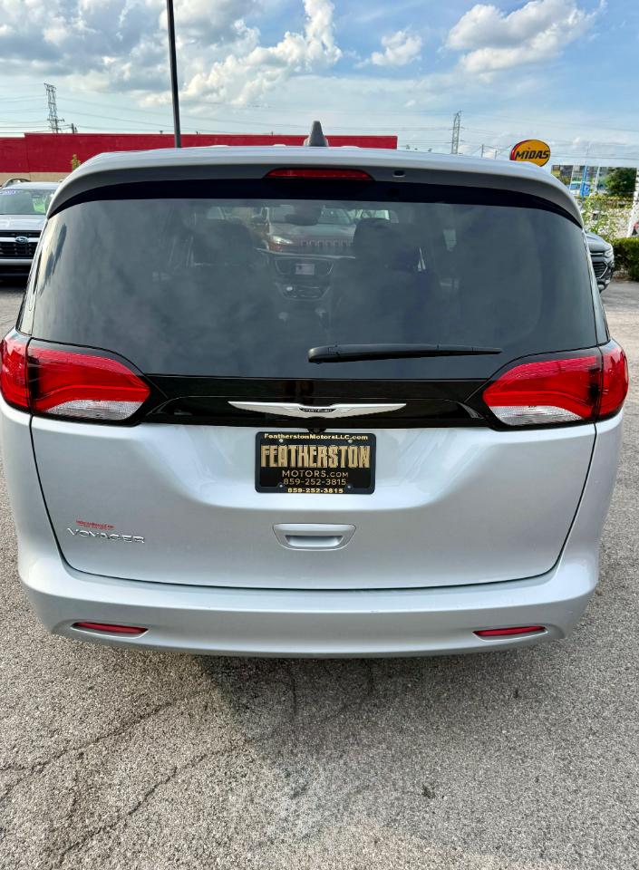Chrysler Voyager LX 2024