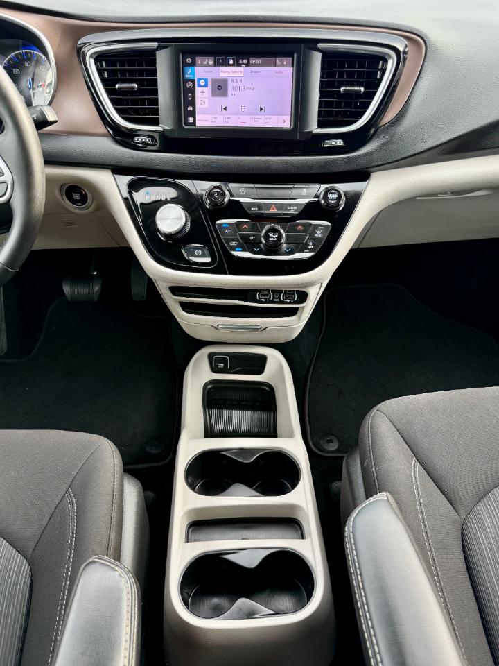 Chrysler Voyager LX 2024