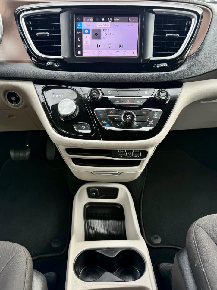 Chrysler Voyager LX 2024