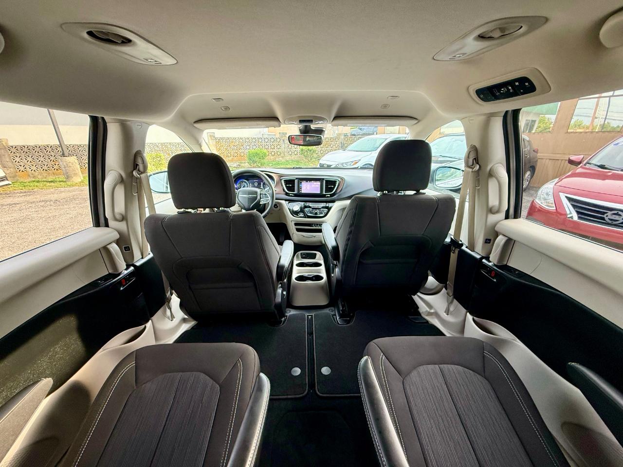 Chrysler Voyager LX 2024
