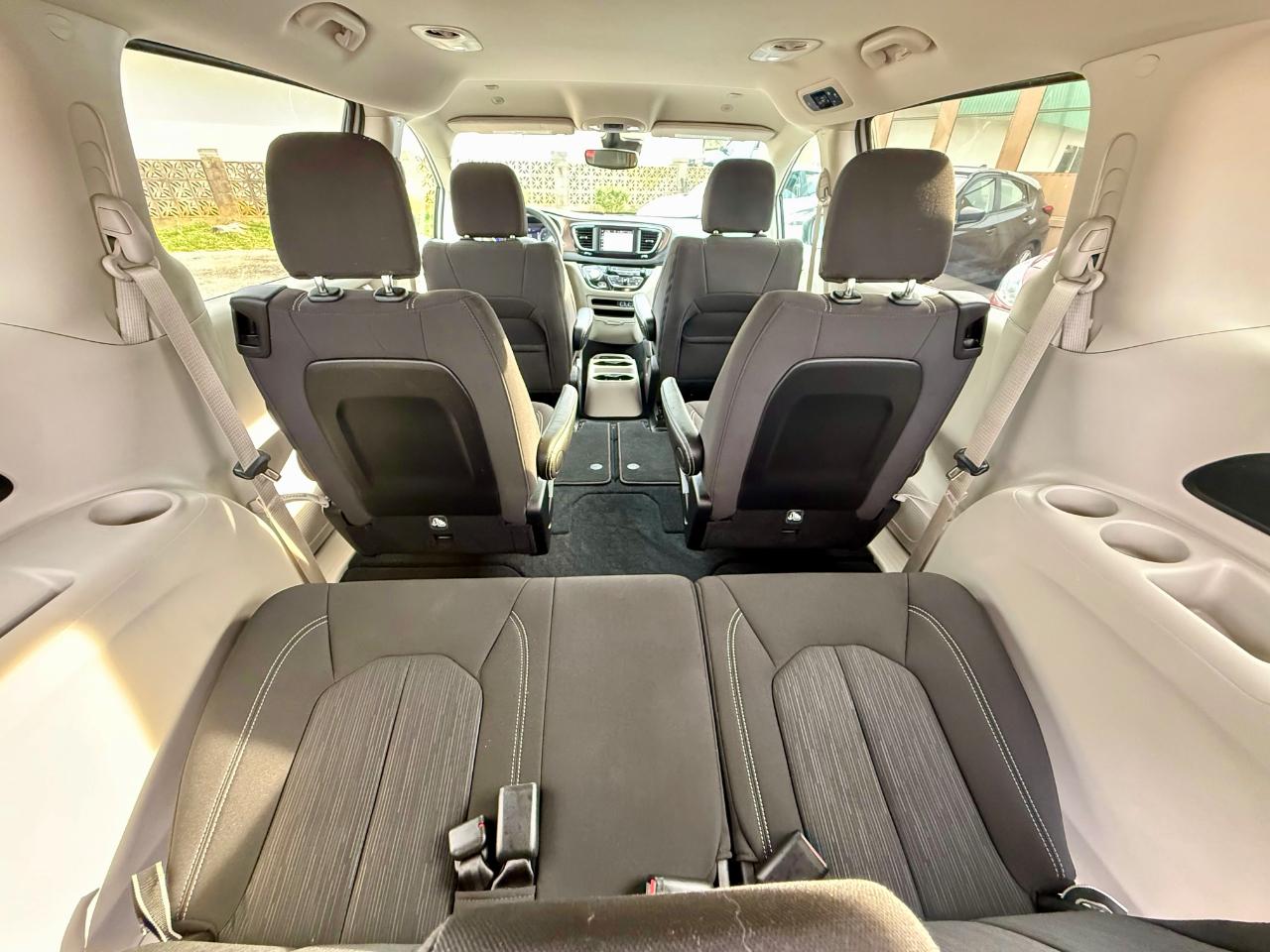 Chrysler Voyager LX 2024