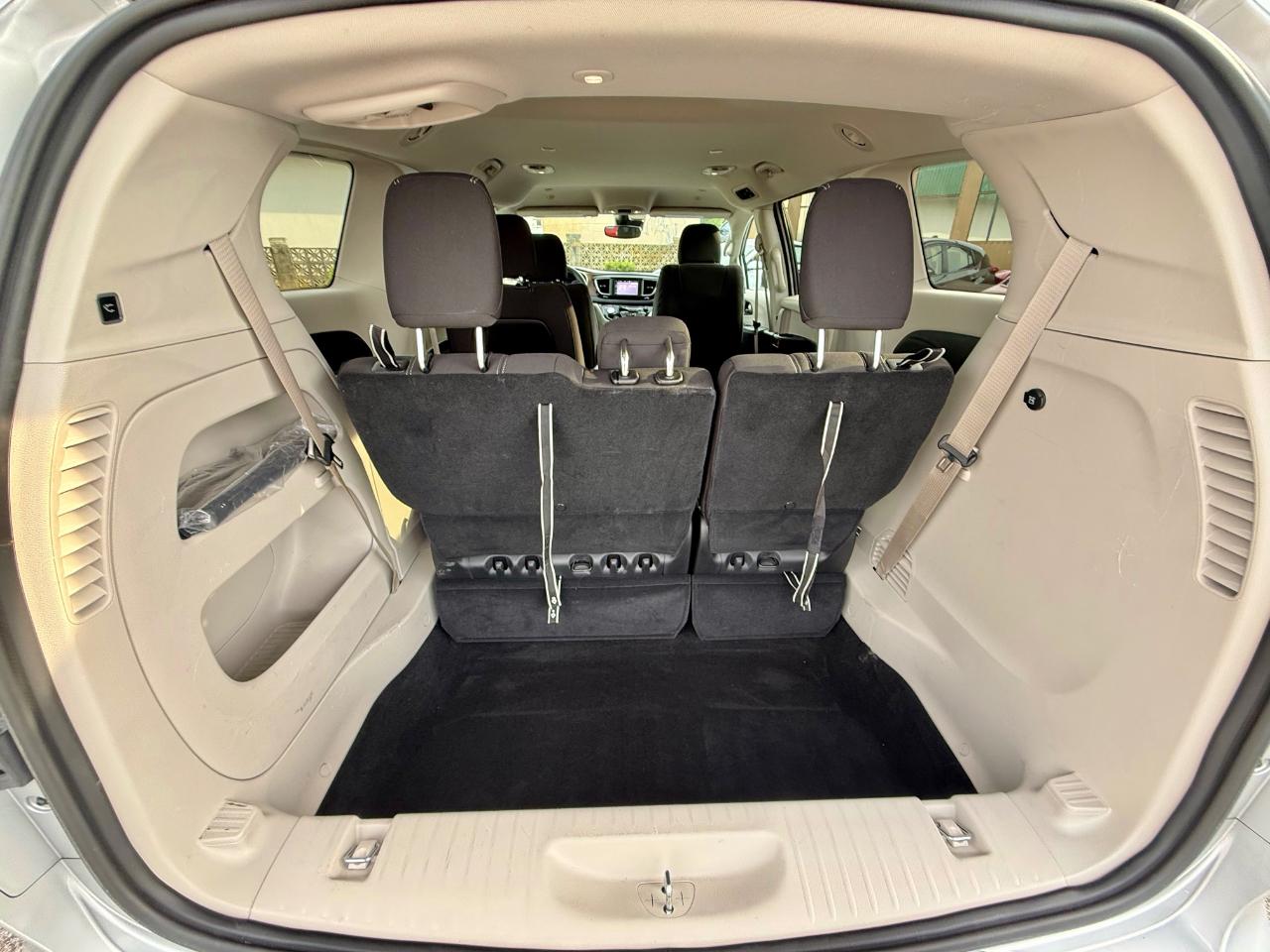 Chrysler Voyager LX 2024
