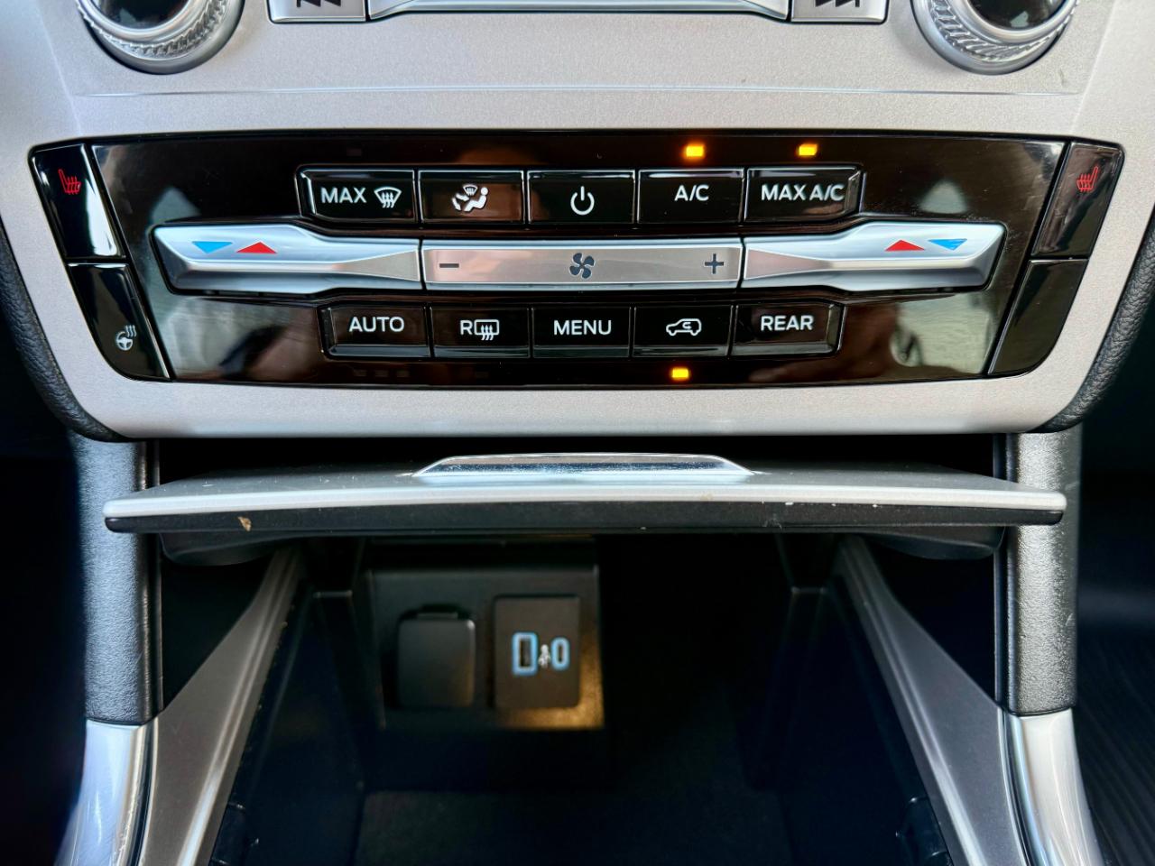 Ford Explorer XLT 2023