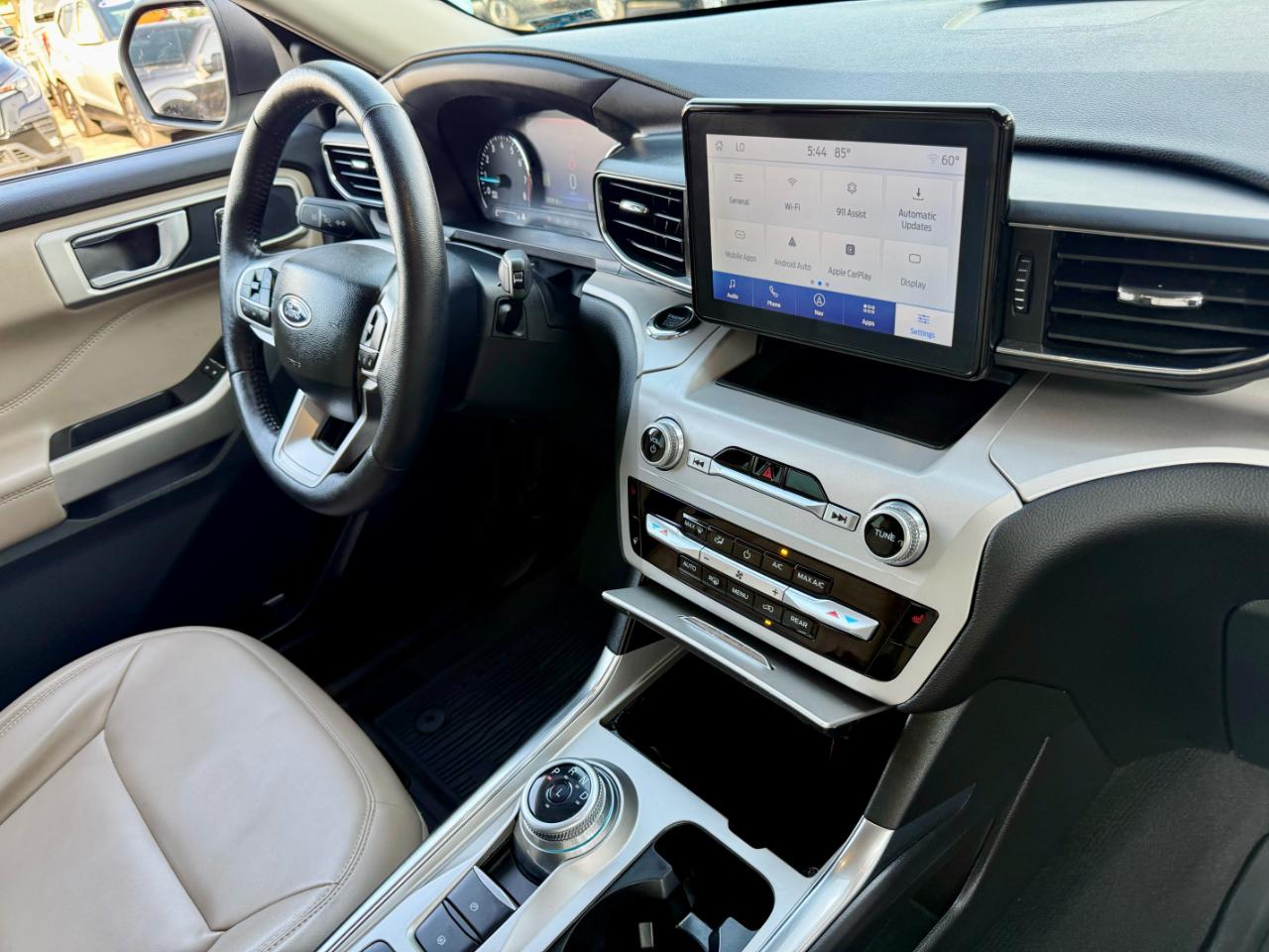 Ford Explorer XLT 2023