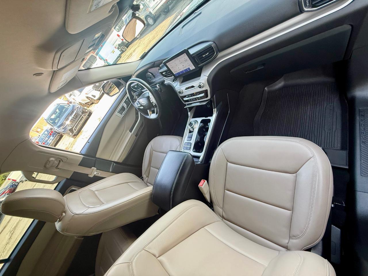 Ford Explorer XLT 2023