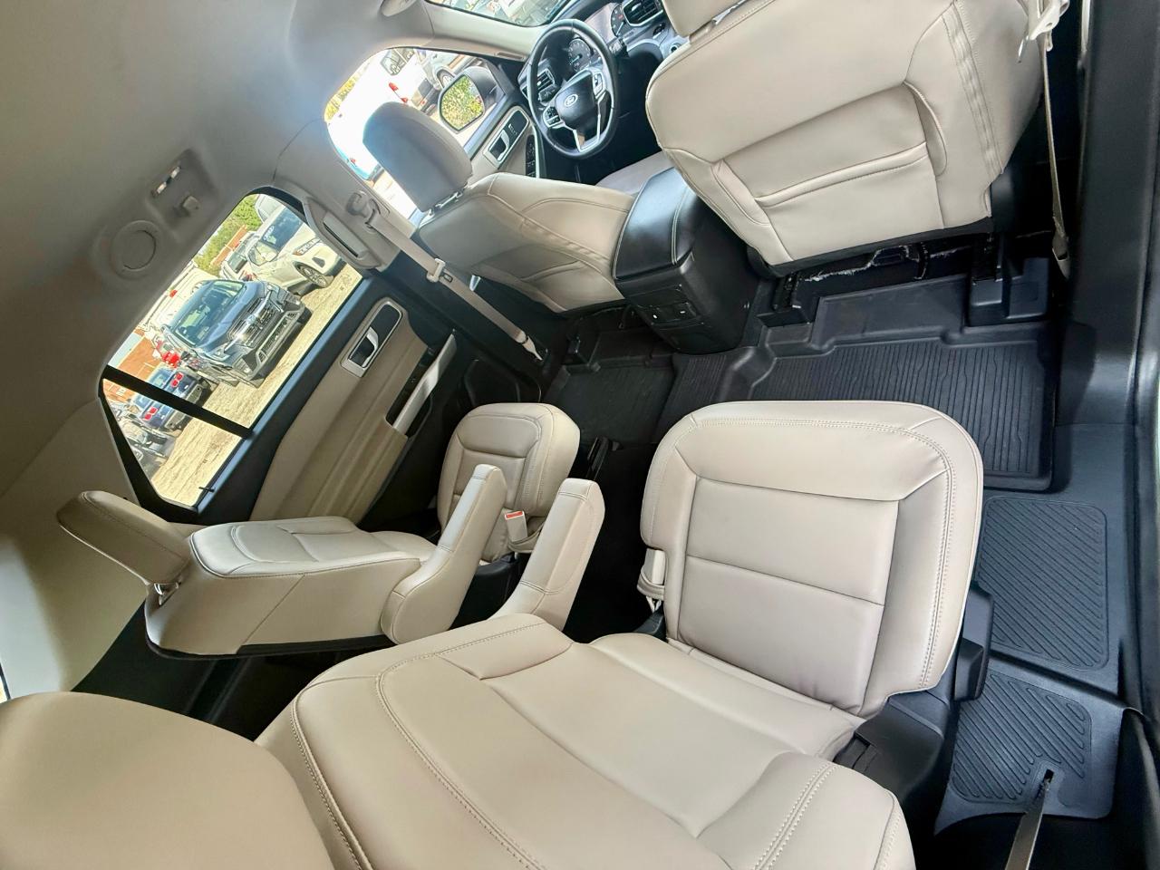 Ford Explorer XLT 2023