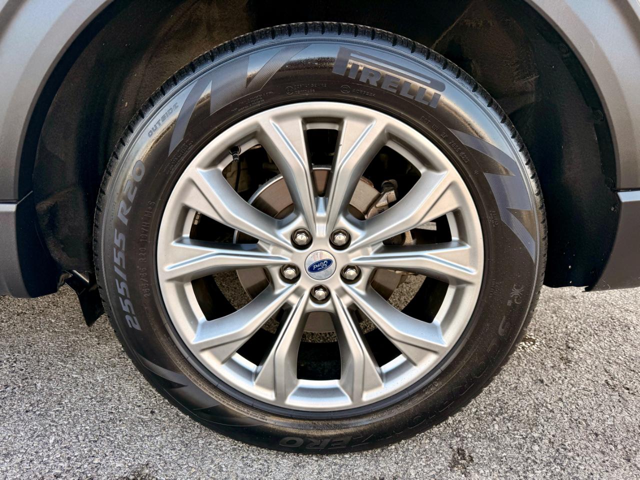 Ford Explorer XLT 2023