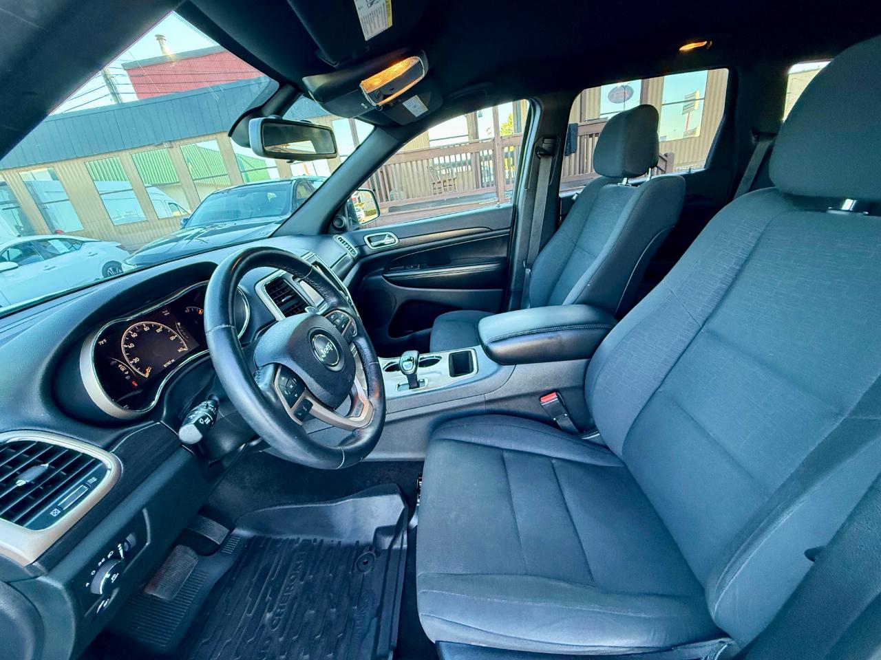 Jeep Grand Cherokee Laredo E 4WD 2015