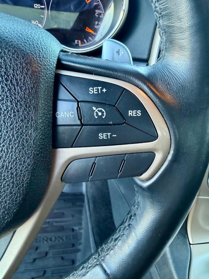 Jeep Grand Cherokee Laredo E 4WD 2015