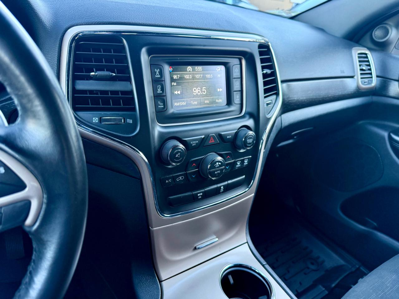 Jeep Grand Cherokee Laredo E 4WD 2015