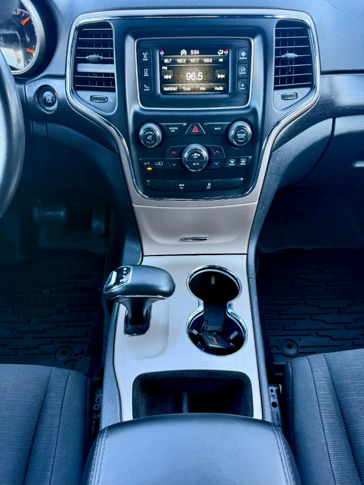 Jeep Grand Cherokee Laredo E 4WD 2015