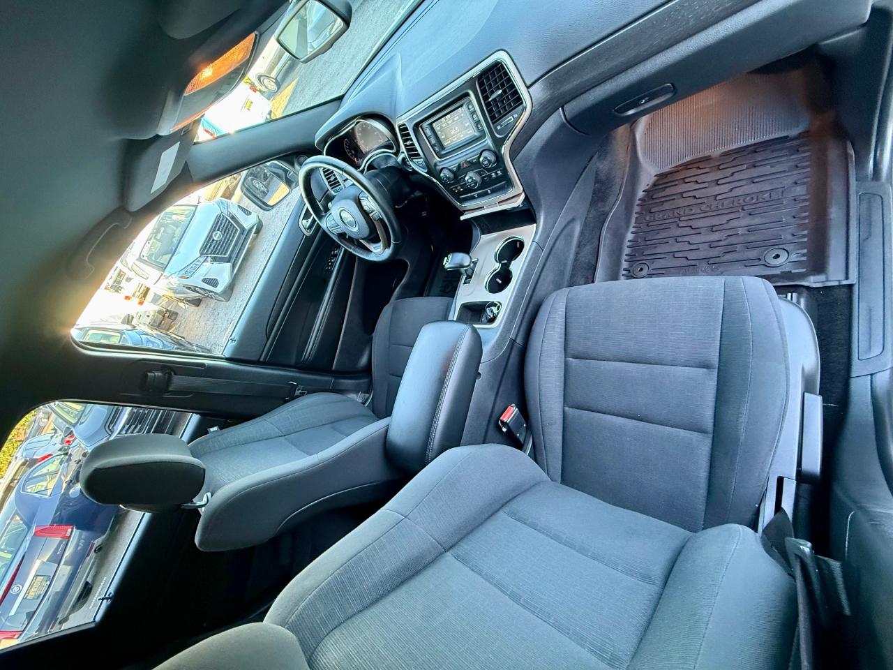 Jeep Grand Cherokee Laredo E 4WD 2015