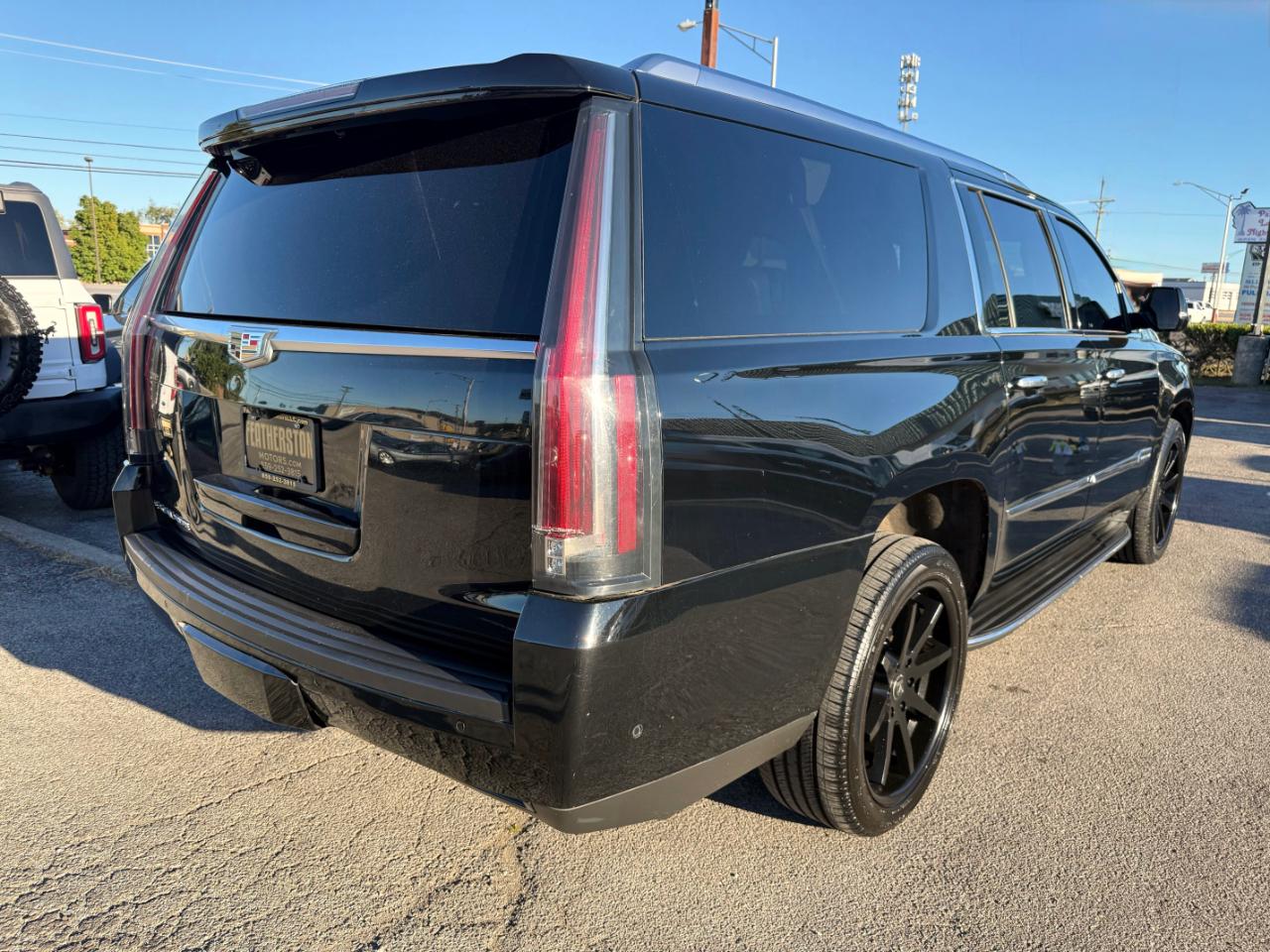 Cadillac Escalade ESV Luxury 4WD 2018