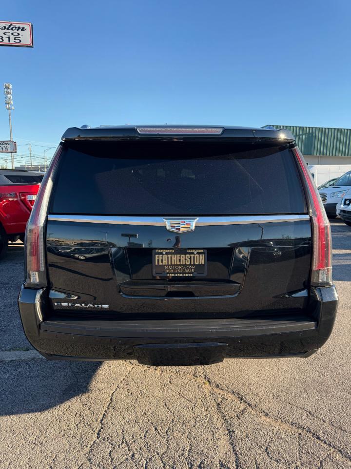 Cadillac Escalade ESV Luxury 4WD 2018