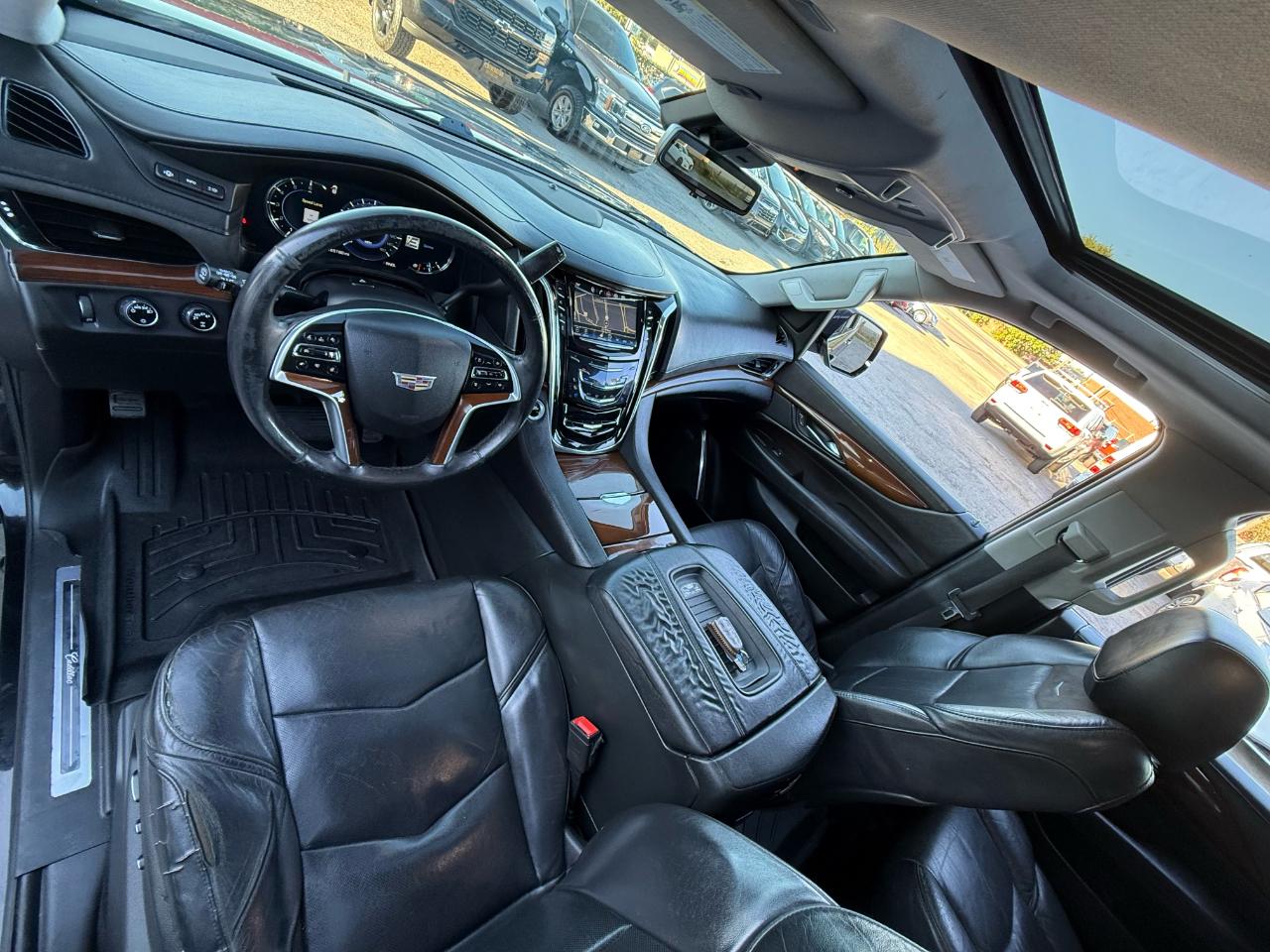Cadillac Escalade ESV Luxury 4WD 2018