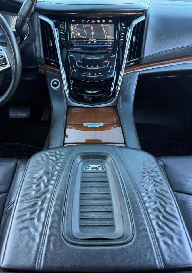 Cadillac Escalade ESV Luxury 4WD 2018