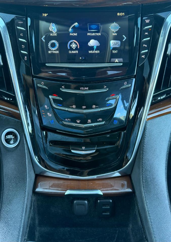Cadillac Escalade ESV Luxury 4WD 2018