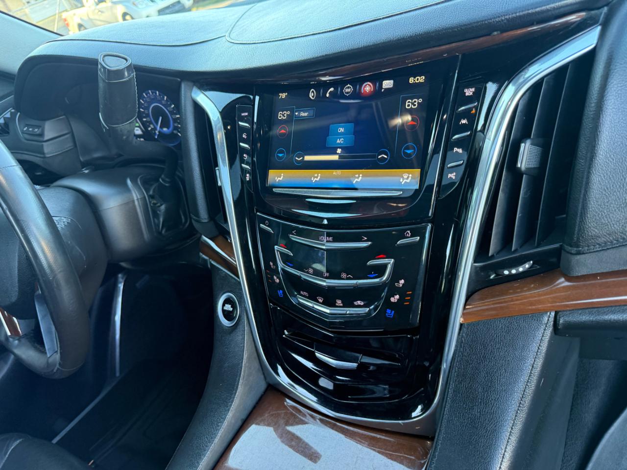 Cadillac Escalade ESV Luxury 4WD 2018