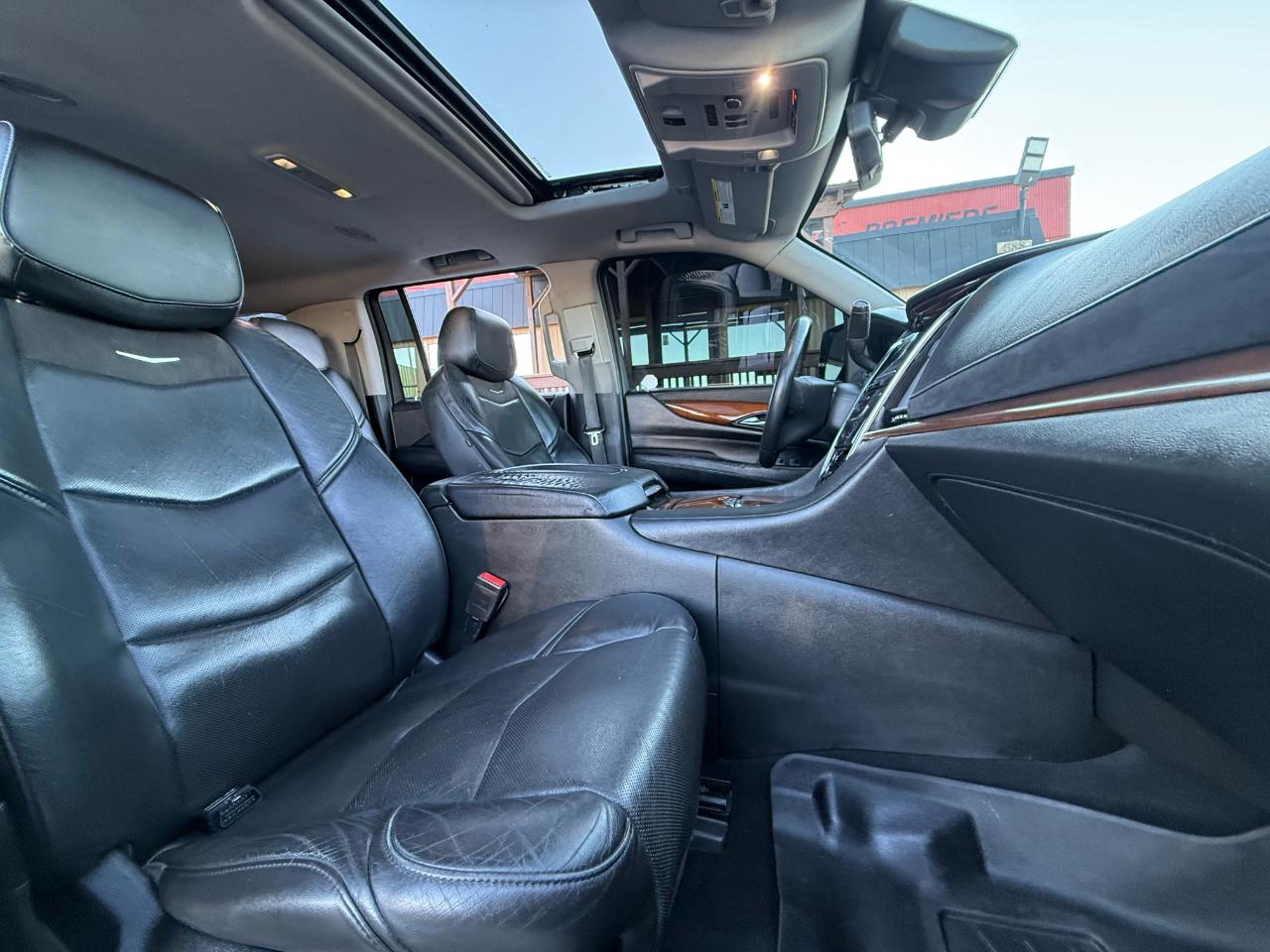 Cadillac Escalade ESV Luxury 4WD 2018