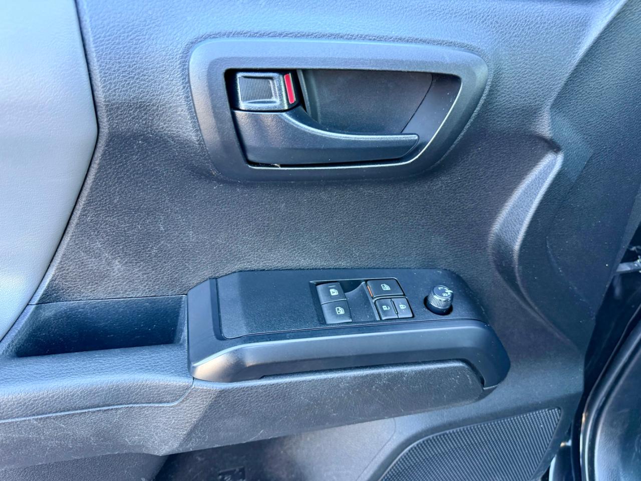 Toyota Tacoma SR5 Access Cab I4 6AT 4WD 2021