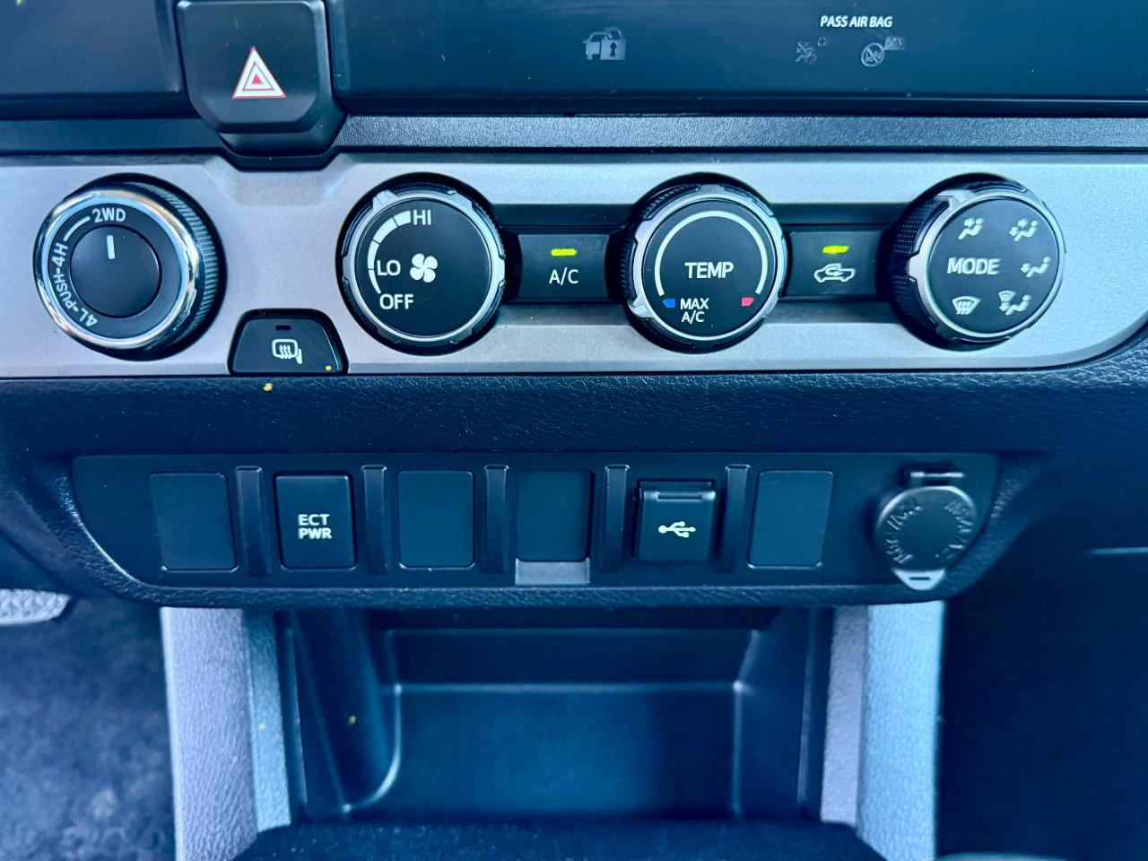Toyota Tacoma SR5 Access Cab I4 6AT 4WD 2021