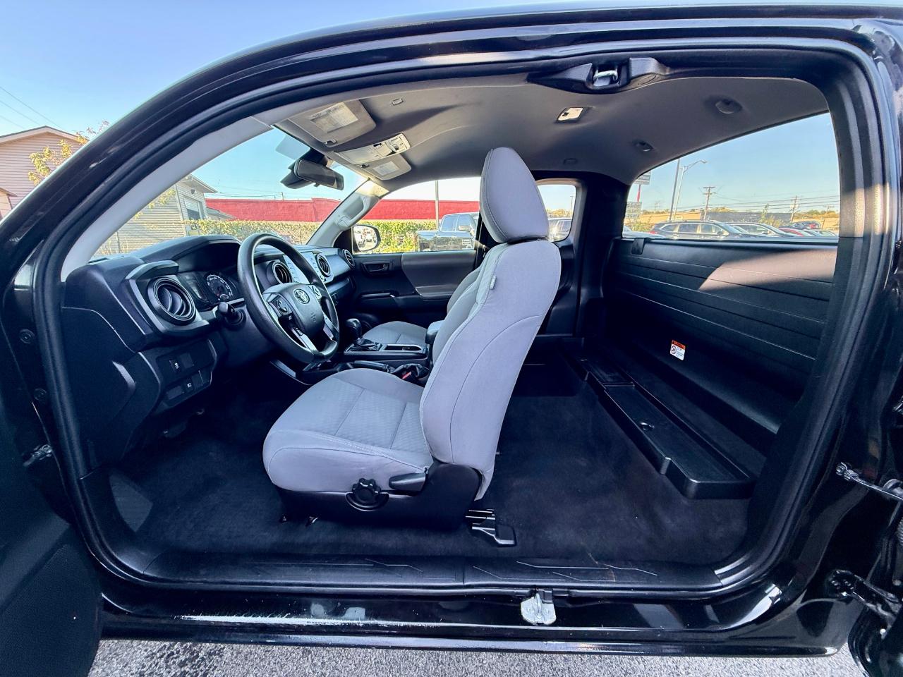 Toyota Tacoma SR5 Access Cab I4 6AT 4WD 2021