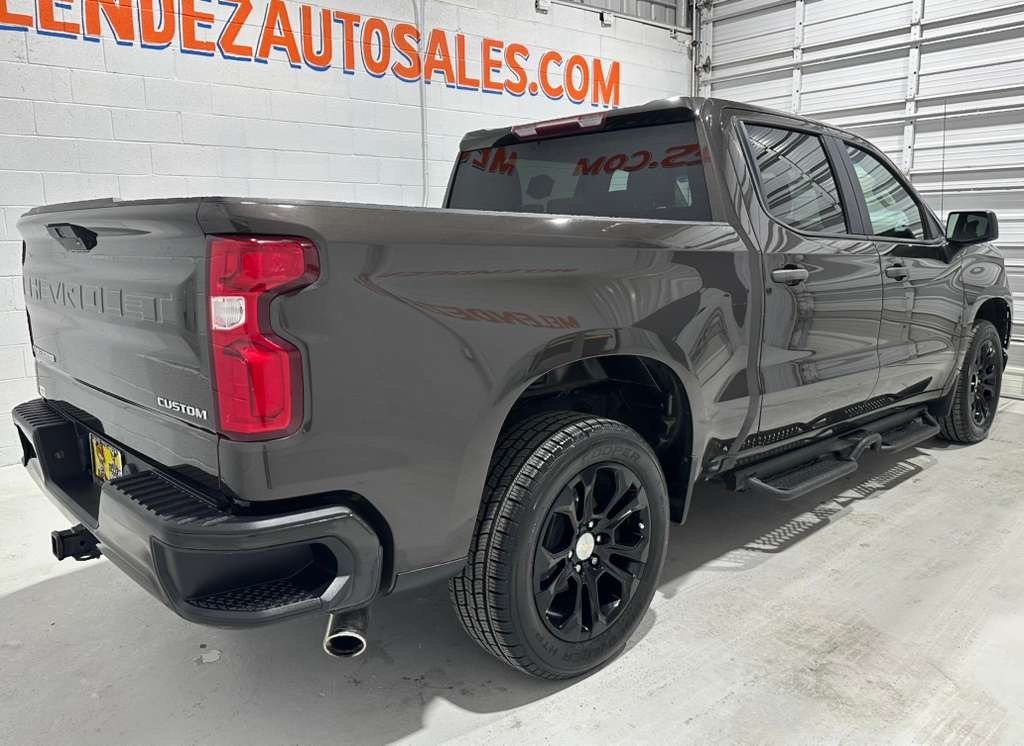 Chevrolet Silverado 1500 Custom Crew Cab Short Box 2WD 2021 Chevrolet Silverado 1500 Custom Crew Cab Short Box 2WD 2021