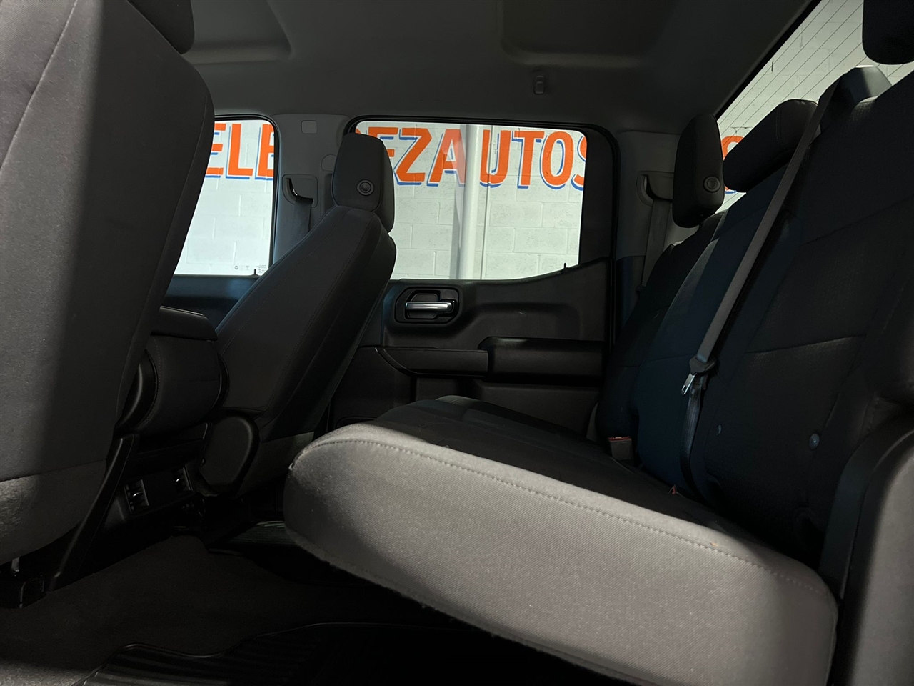 Chevrolet Silverado 1500 Custom Crew Cab Short Box 2WD 2021 Chevrolet Silverado 1500 Custom Crew Cab Short Box 2WD 2021