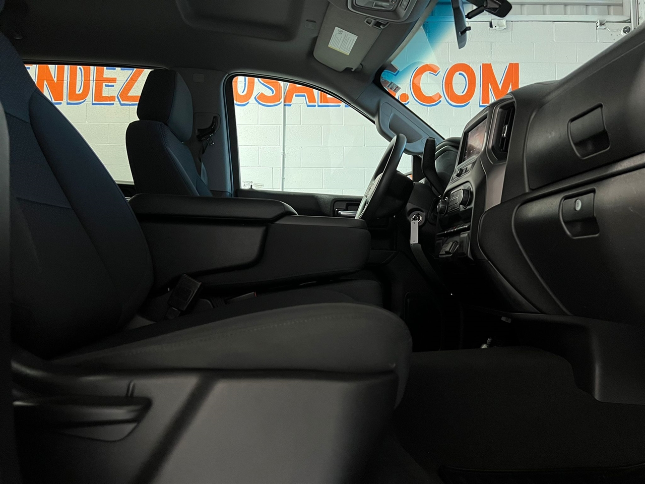 Chevrolet Silverado 1500 Custom Crew Cab Short Box 2WD 2021 Chevrolet Silverado 1500 Custom Crew Cab Short Box 2WD 2021
