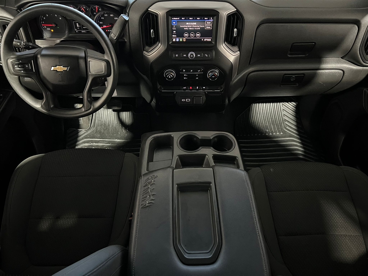 Chevrolet Silverado 1500 Custom Crew Cab Short Box 2WD 2021 Chevrolet Silverado 1500 Custom Crew Cab Short Box 2WD 2021