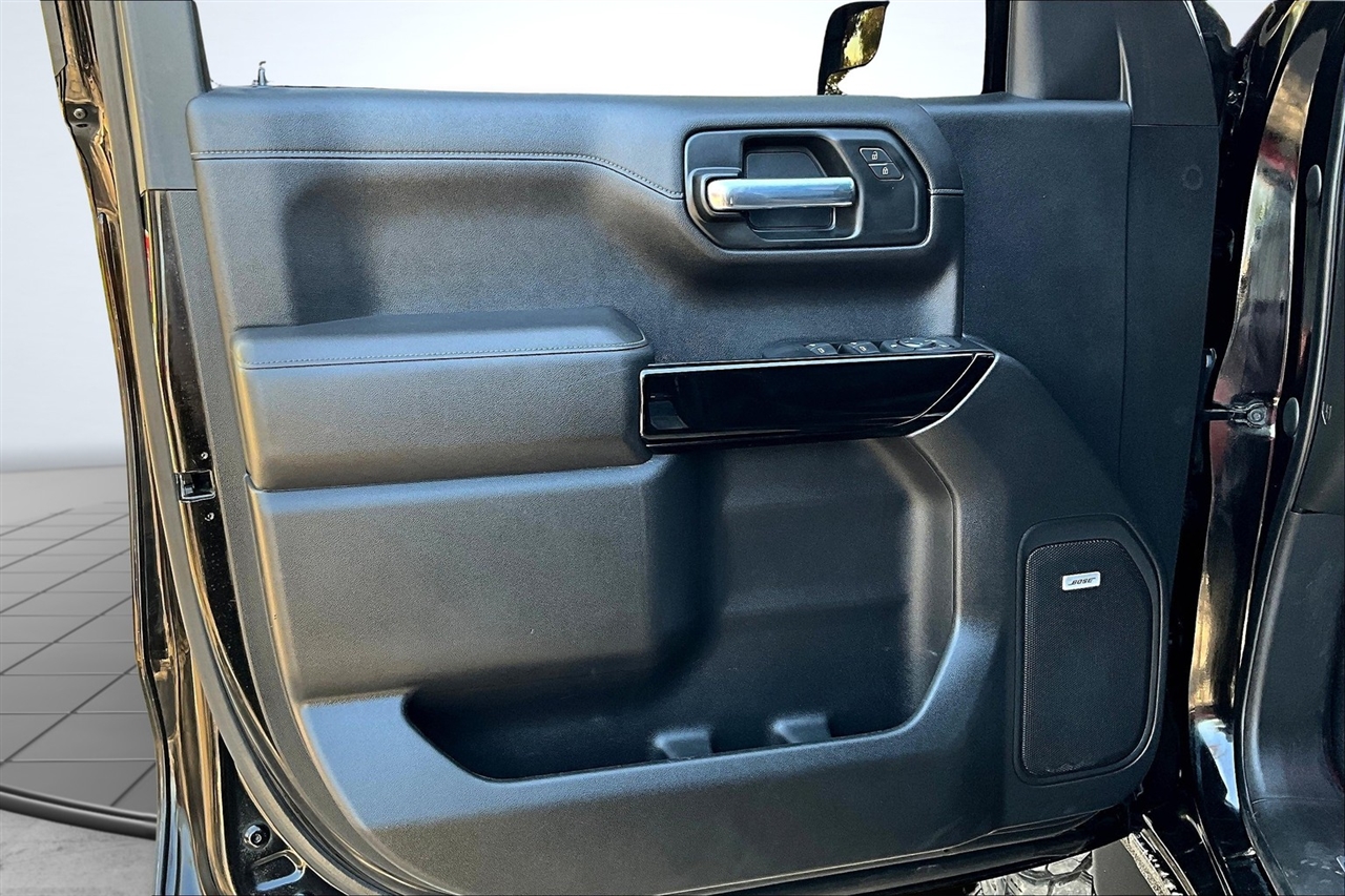 Chevrolet Silverado 1500 RST Crew Cab 4WD 2021 Chevrolet Silverado 1500 RST Crew Cab 4WD 2021