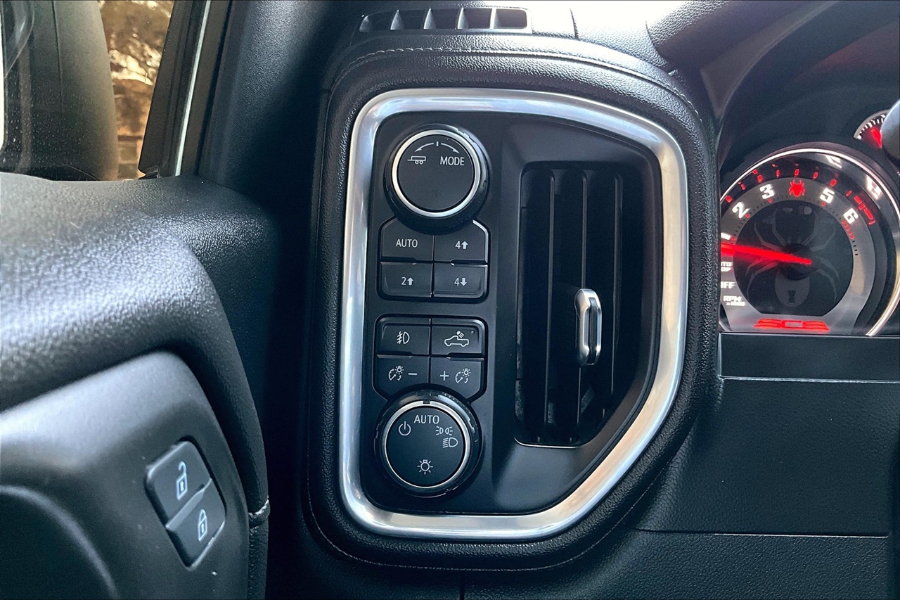 Chevrolet Silverado 1500 RST Crew Cab 4WD 2021 Chevrolet Silverado 1500 RST Crew Cab 4WD 2021