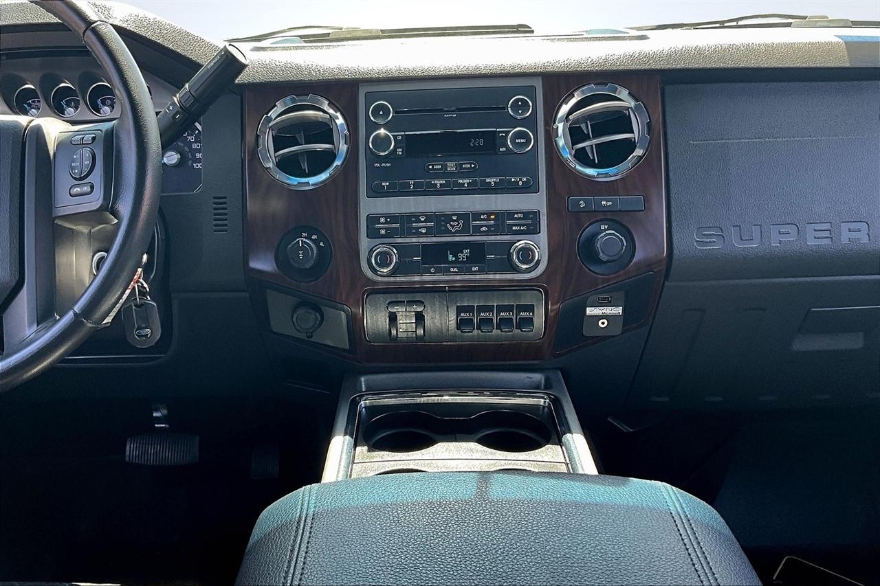 Ford F-250 SD XL Crew Cab 4WD 2012