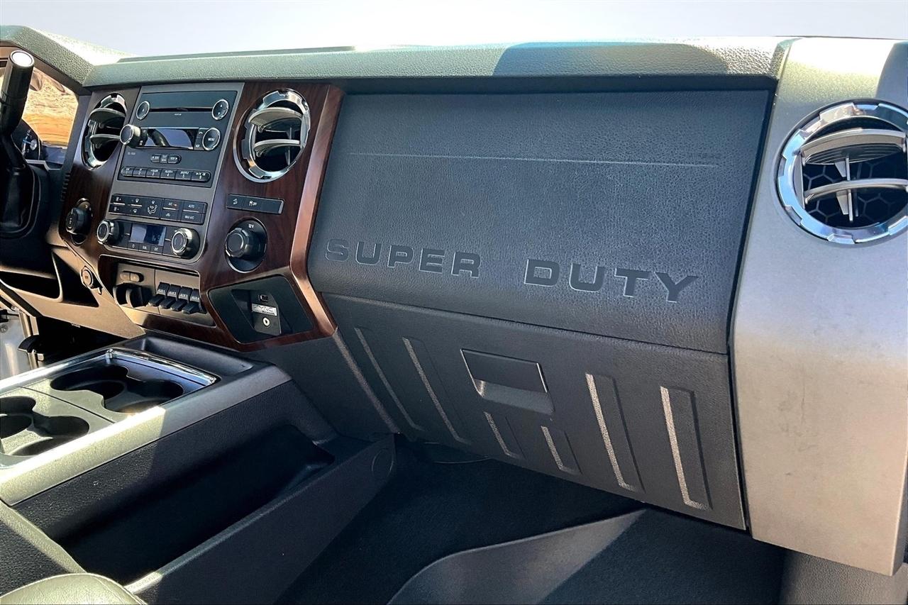 Ford F-250 SD XL Crew Cab 4WD 2012