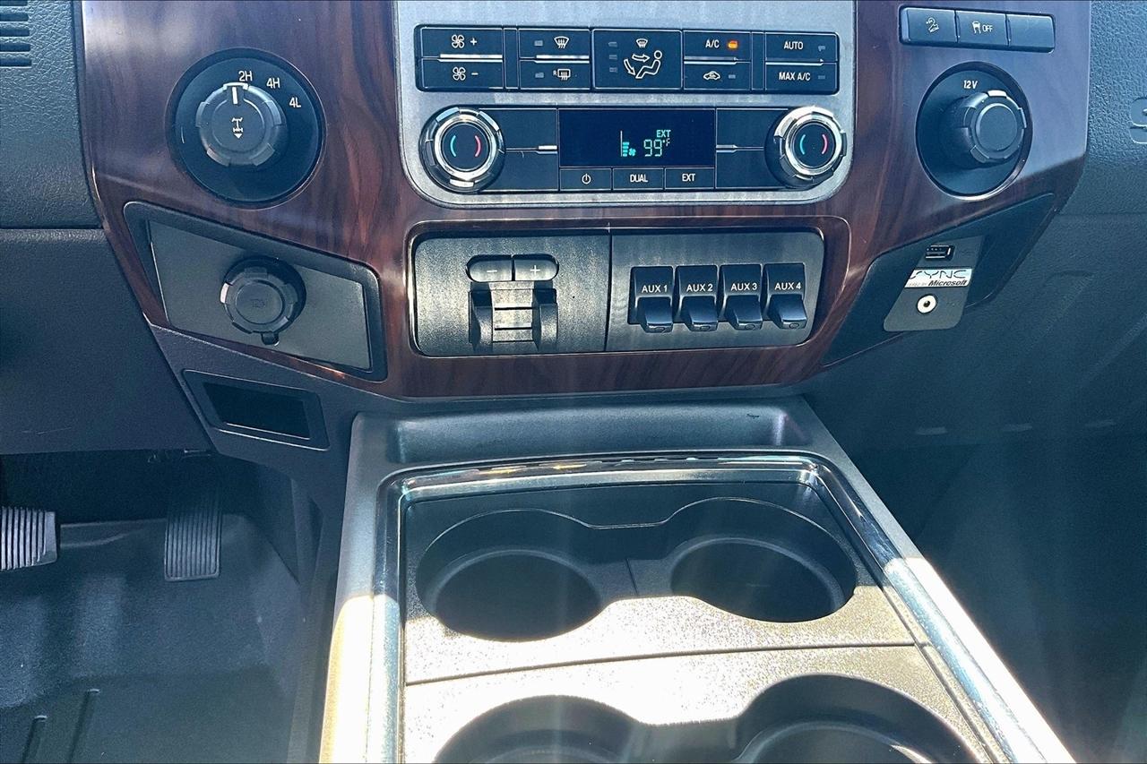 Ford F-250 SD XL Crew Cab 4WD 2012
