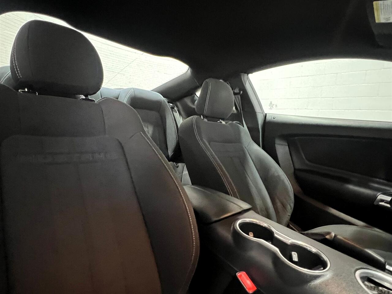 Ford Mustang EcoBoost Coupe 2021 Ford Mustang EcoBoost Coupe 2021