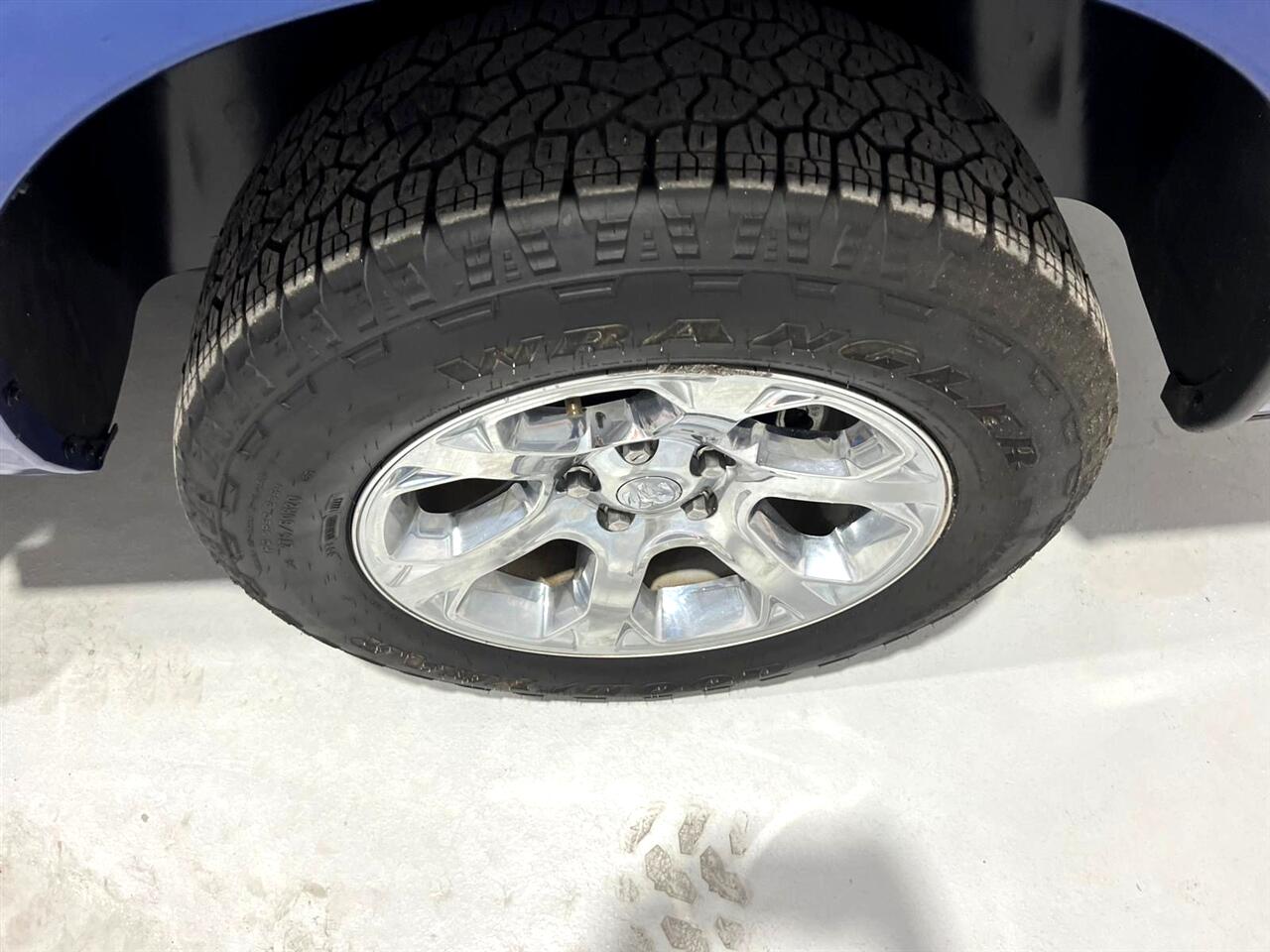 RAM 1500 Sport Crew Cab SWB 4WD 2017 RAM 1500 Sport Crew Cab SWB 4WD 2017