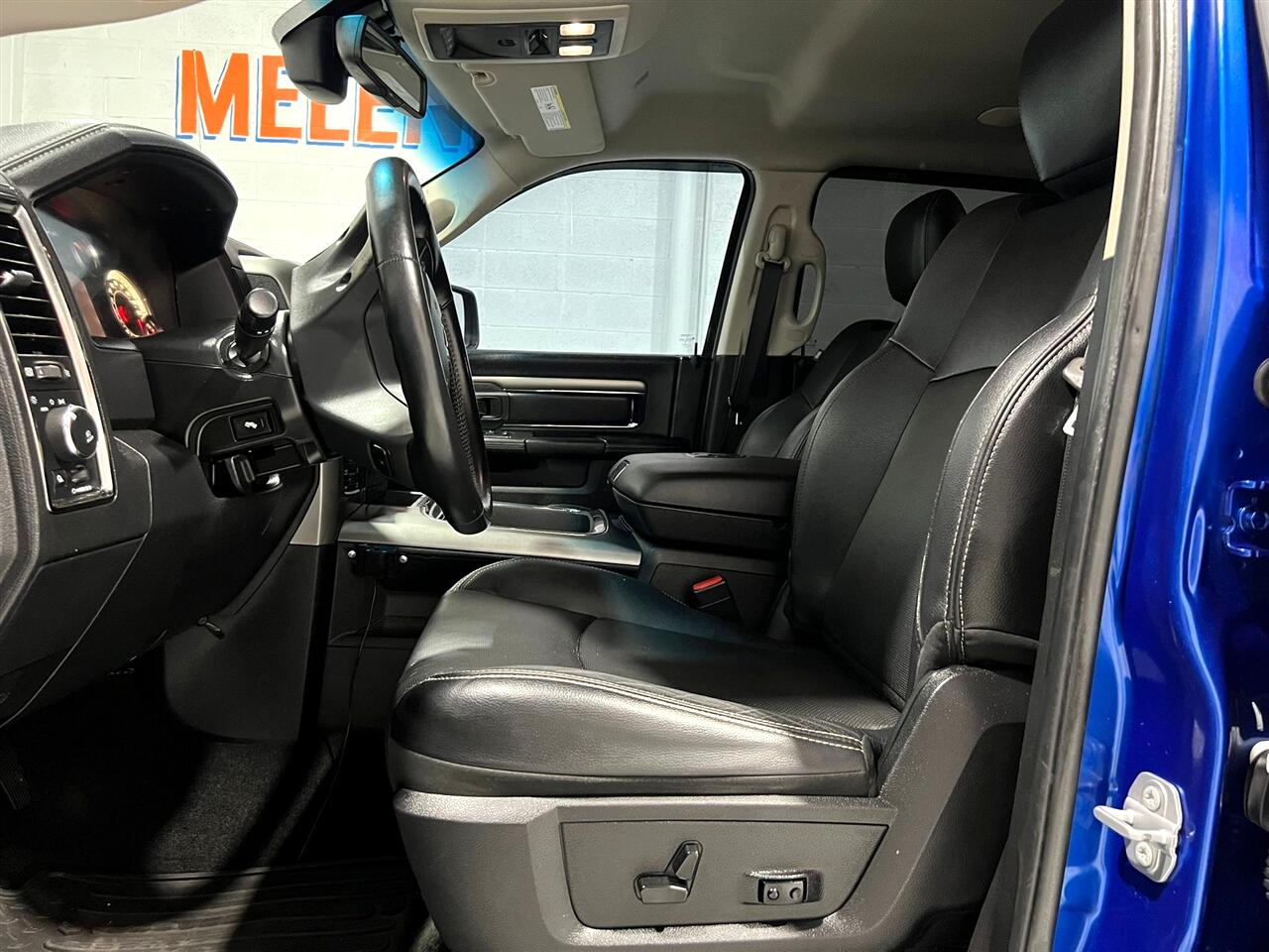 RAM 1500 Sport Crew Cab SWB 4WD 2017 RAM 1500 Sport Crew Cab SWB 4WD 2017