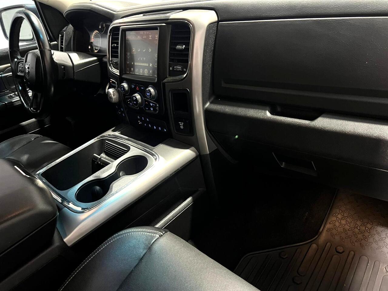 RAM 1500 Sport Crew Cab SWB 4WD 2017 RAM 1500 Sport Crew Cab SWB 4WD 2017