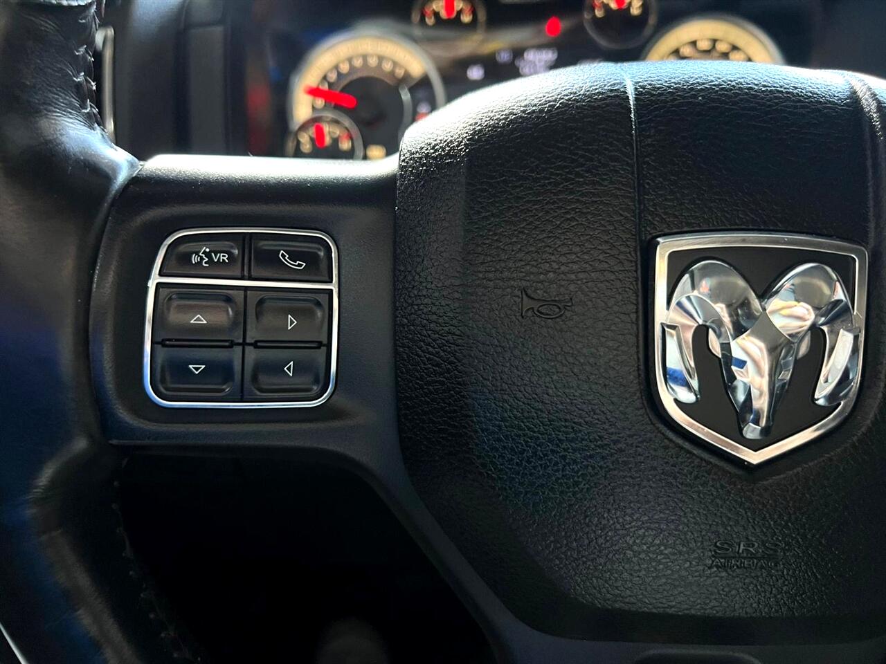 RAM 1500 Sport Crew Cab SWB 4WD 2017 RAM 1500 Sport Crew Cab SWB 4WD 2017