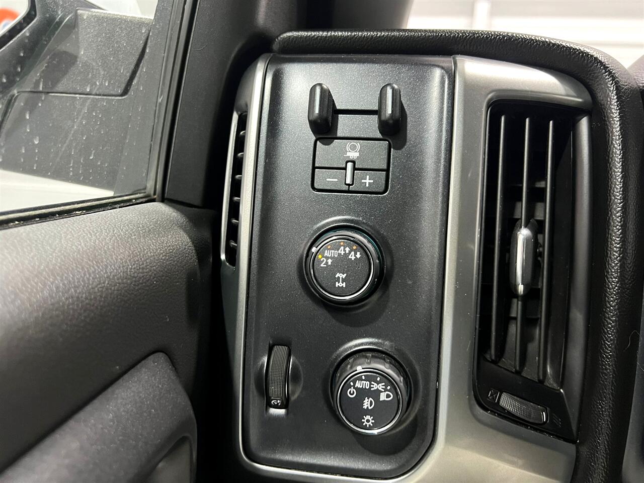 Chevrolet Silverado 1500 LT Crew Cab 4WD 2018 Chevrolet Silverado 1500 LT Crew Cab 4WD 2018