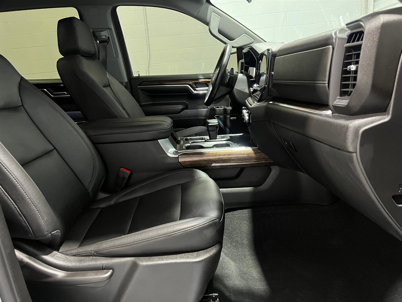 GMC Sierra 1500 Elevation Crew Cab 4WD 2023 GMC Sierra 1500 Elevation Crew Cab 4WD 2023